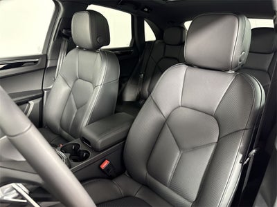 2025 Porsche Macan AWD