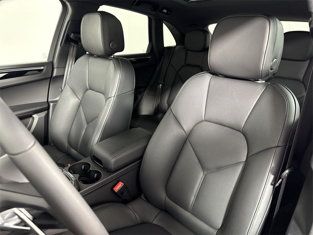 2025 Porsche Macan AWD