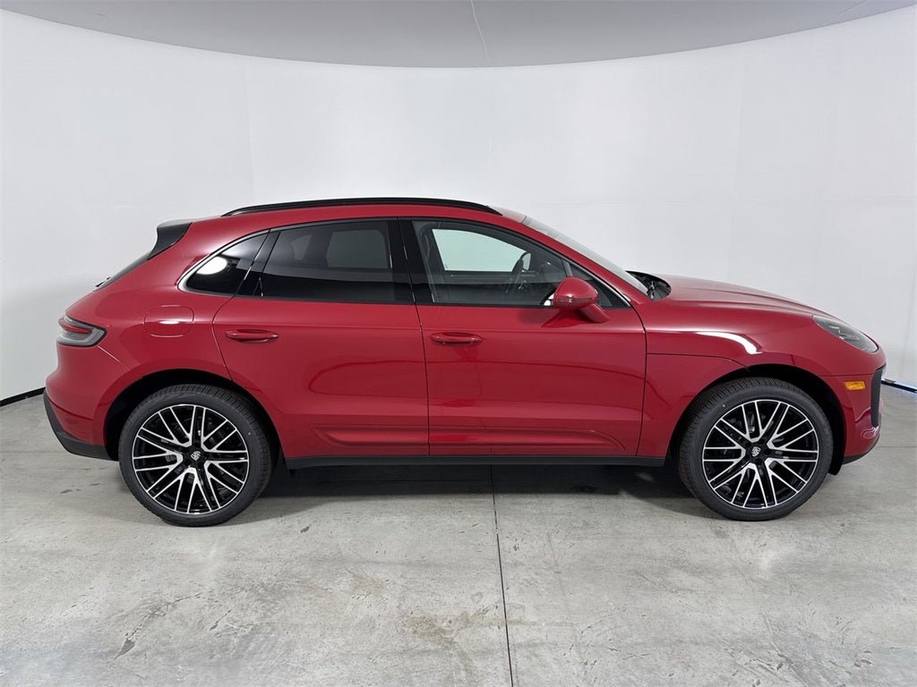 2025 Porsche Macan AWD