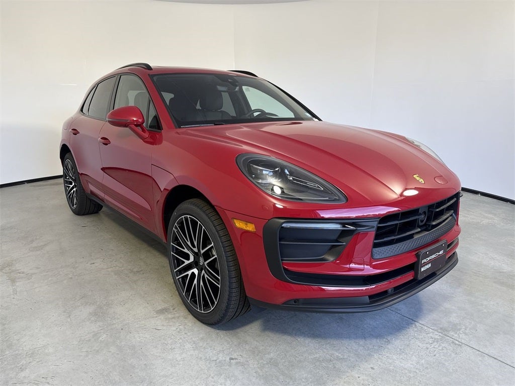 2025 Porsche Macan AWD