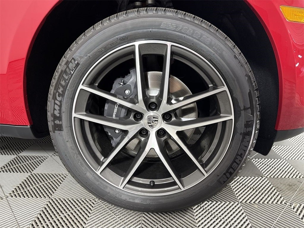 2025 Porsche Macan AWD
