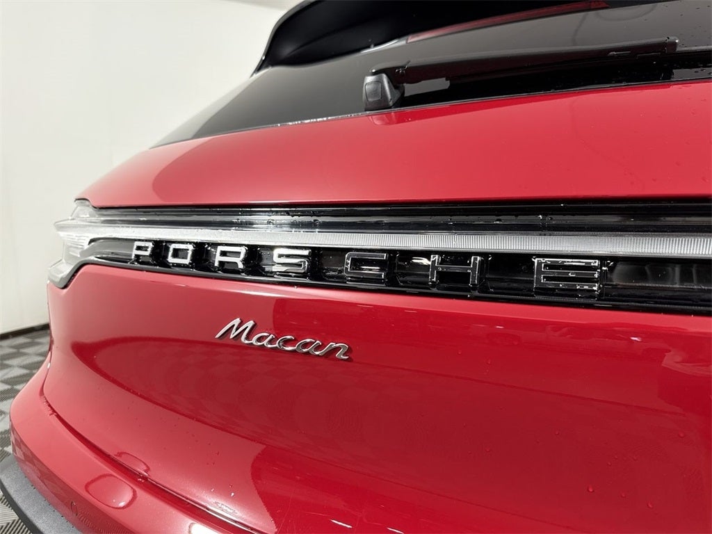 2025 Porsche Macan AWD