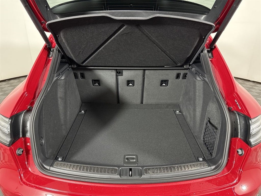 2025 Porsche Macan AWD