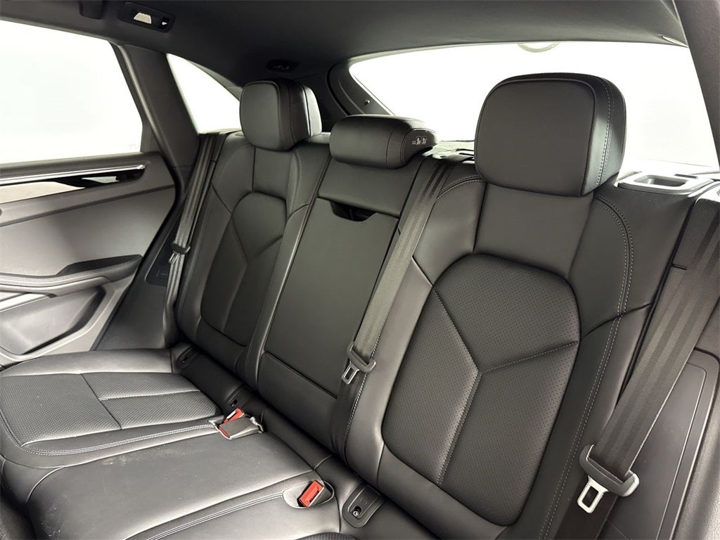 2025 Porsche Macan AWD
