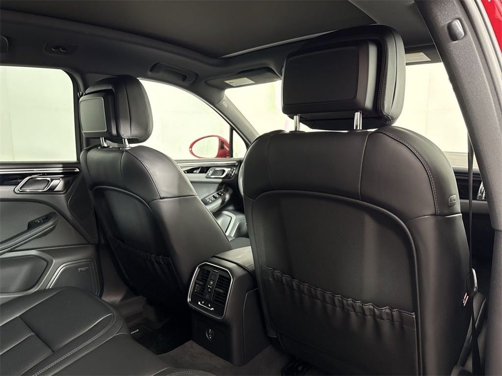 2025 Porsche Macan AWD