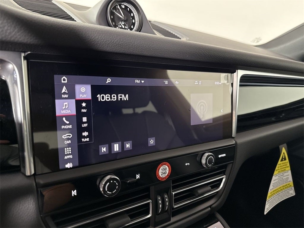 2025 Porsche Macan AWD