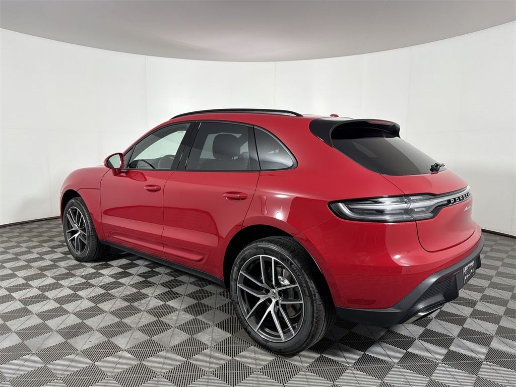 2025 Porsche Macan AWD