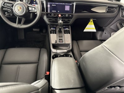 2025 Porsche Macan AWD