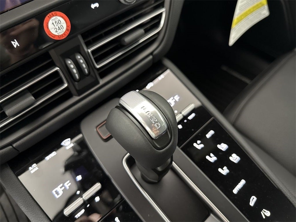 2025 Porsche Macan AWD