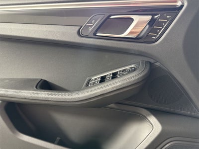 2025 Porsche Macan AWD