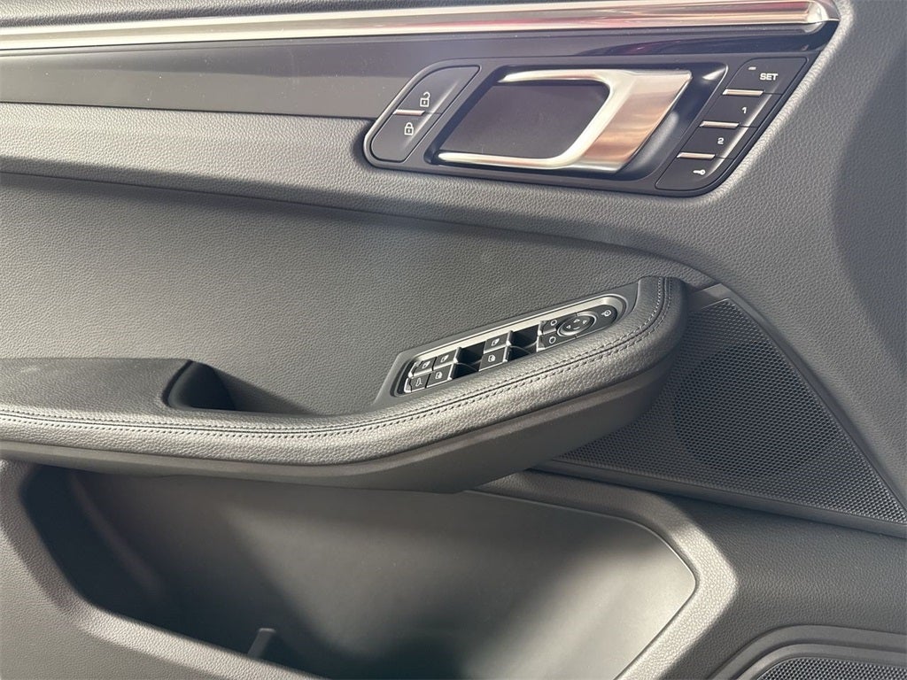 2025 Porsche Macan AWD