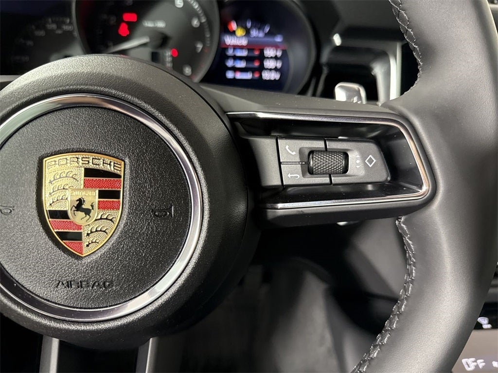 2025 Porsche Macan AWD