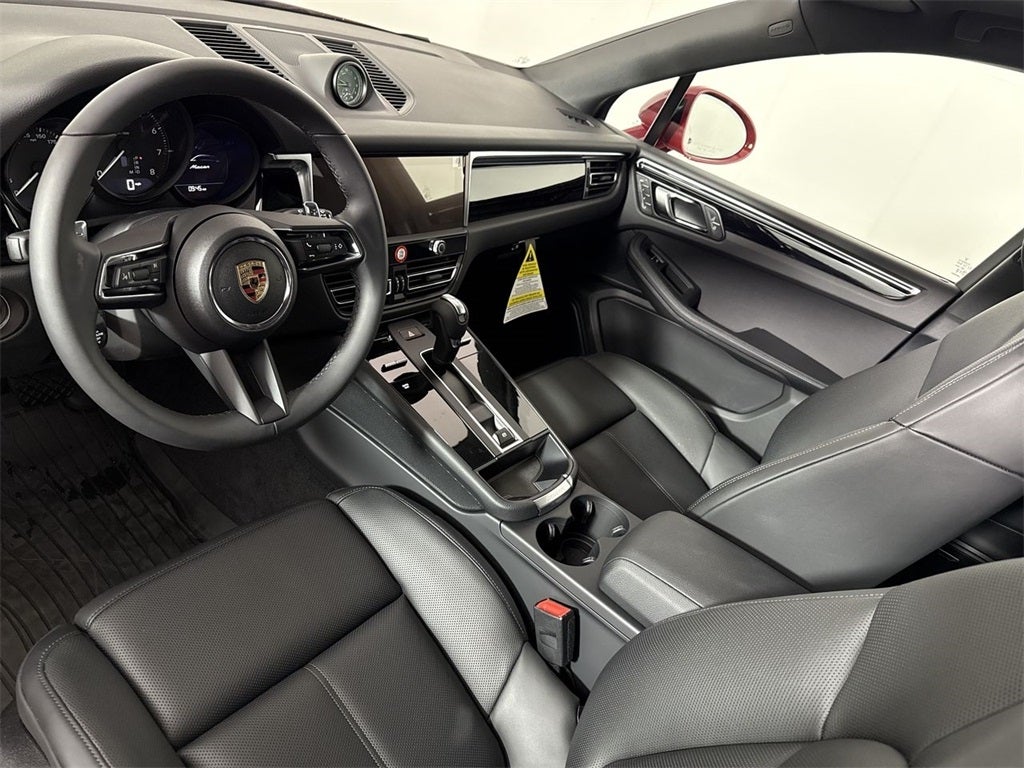 2025 Porsche Macan AWD
