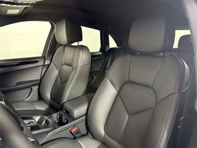 2025 Porsche Macan AWD