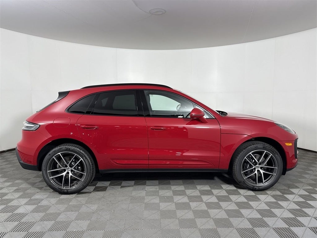 2025 Porsche Macan AWD