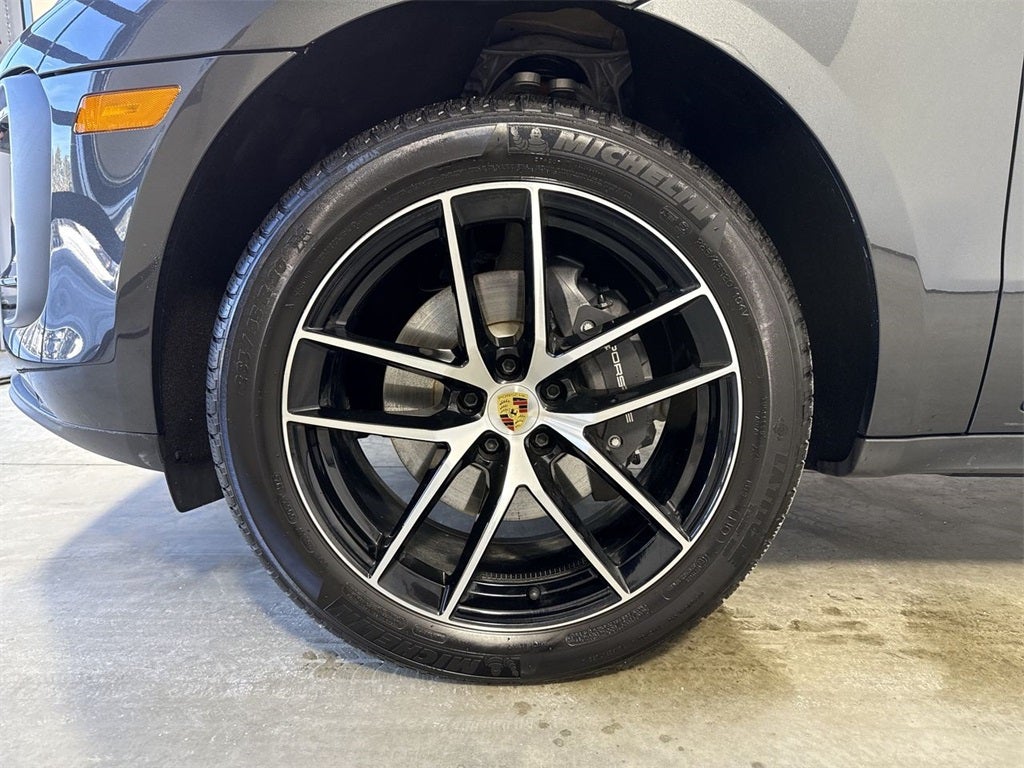2025 Porsche Macan AWD