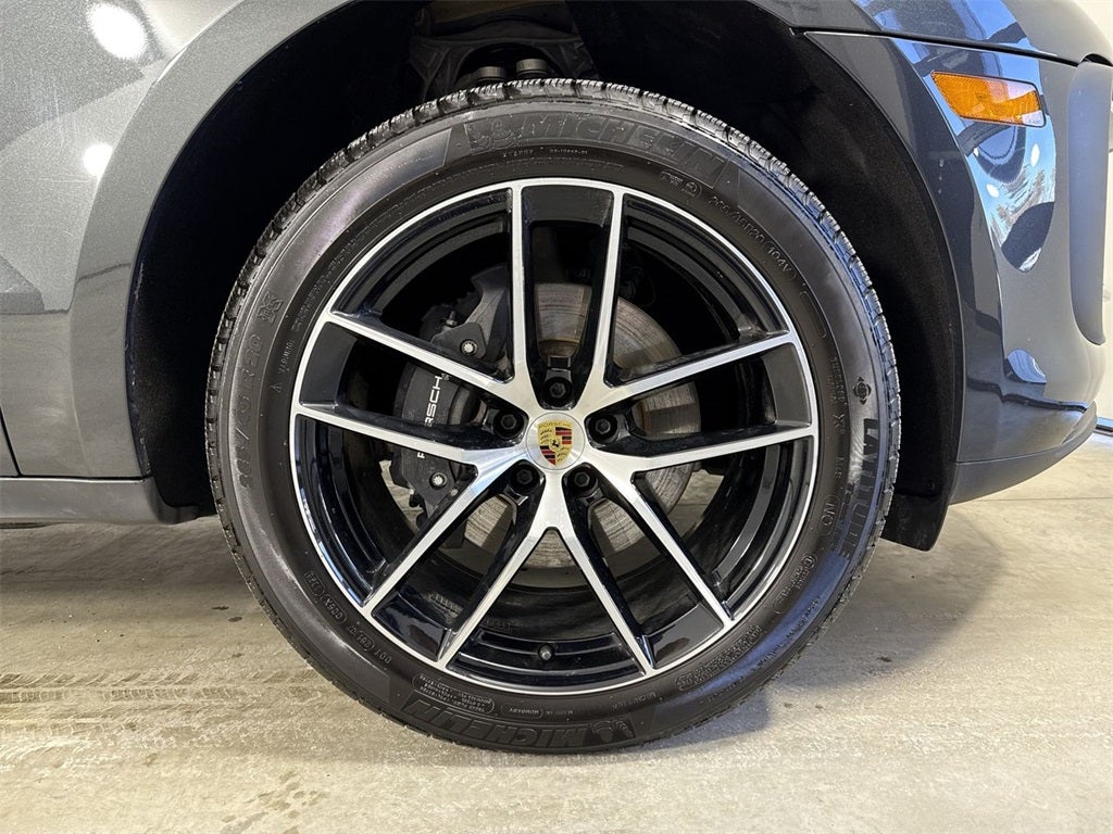 2025 Porsche Macan AWD