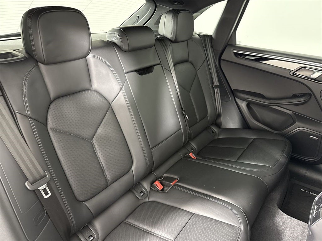 2025 Porsche Macan AWD