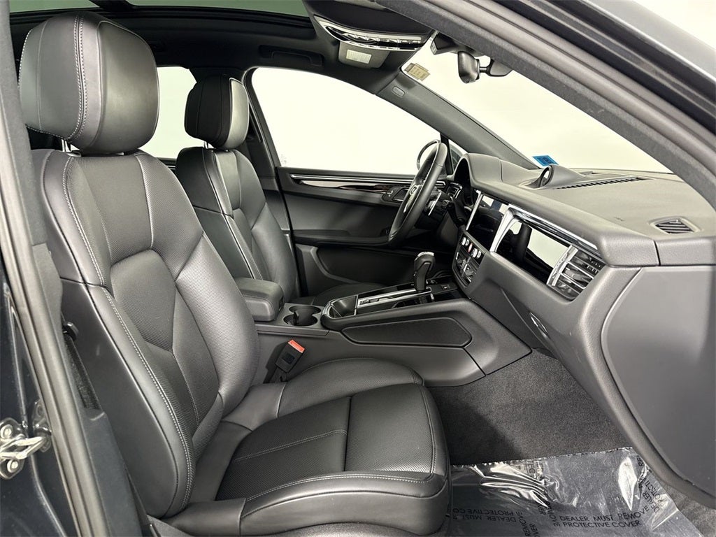 2025 Porsche Macan AWD