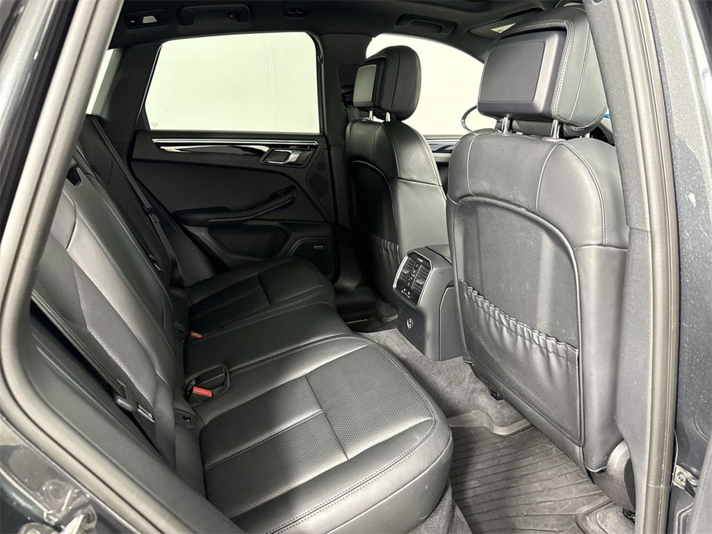 2025 Porsche Macan AWD