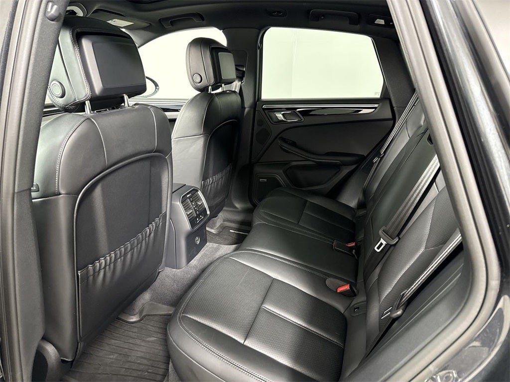 2025 Porsche Macan AWD