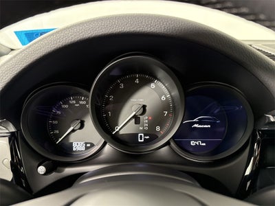 2025 Porsche Macan AWD