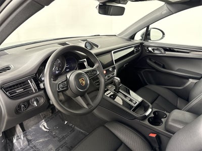 2025 Porsche Macan AWD