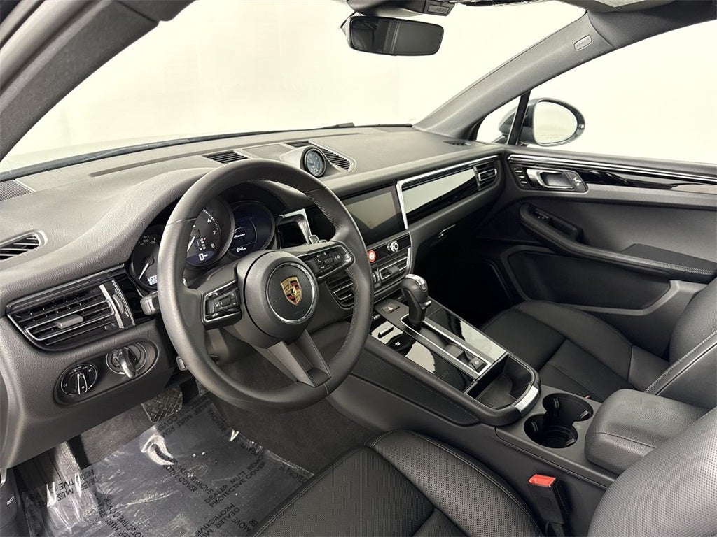 2025 Porsche Macan AWD