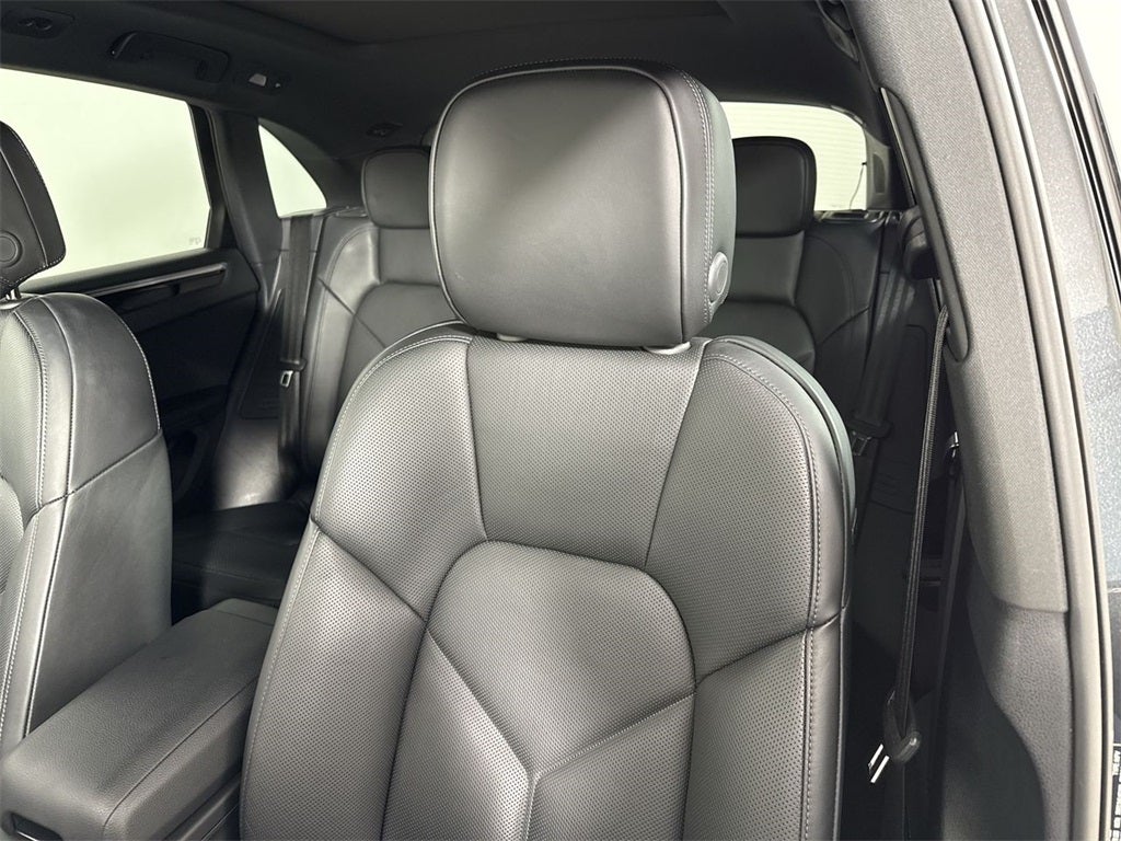 2025 Porsche Macan AWD