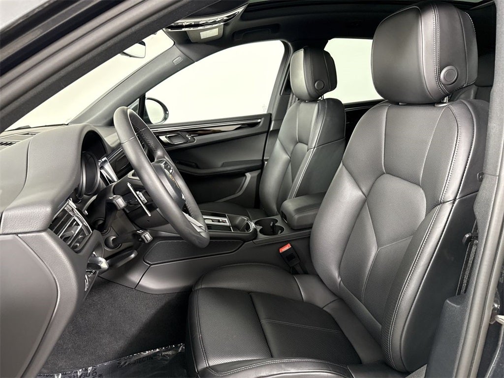 2025 Porsche Macan AWD