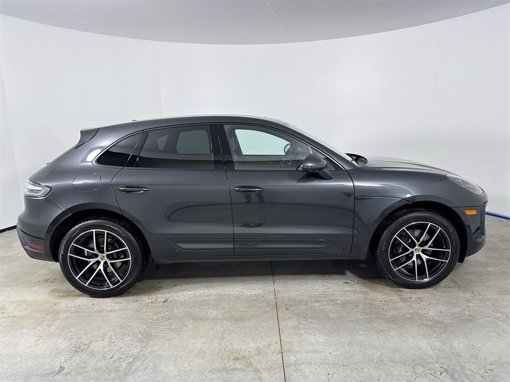 2025 Porsche Macan AWD