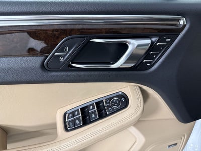 2026 Porsche Macan T