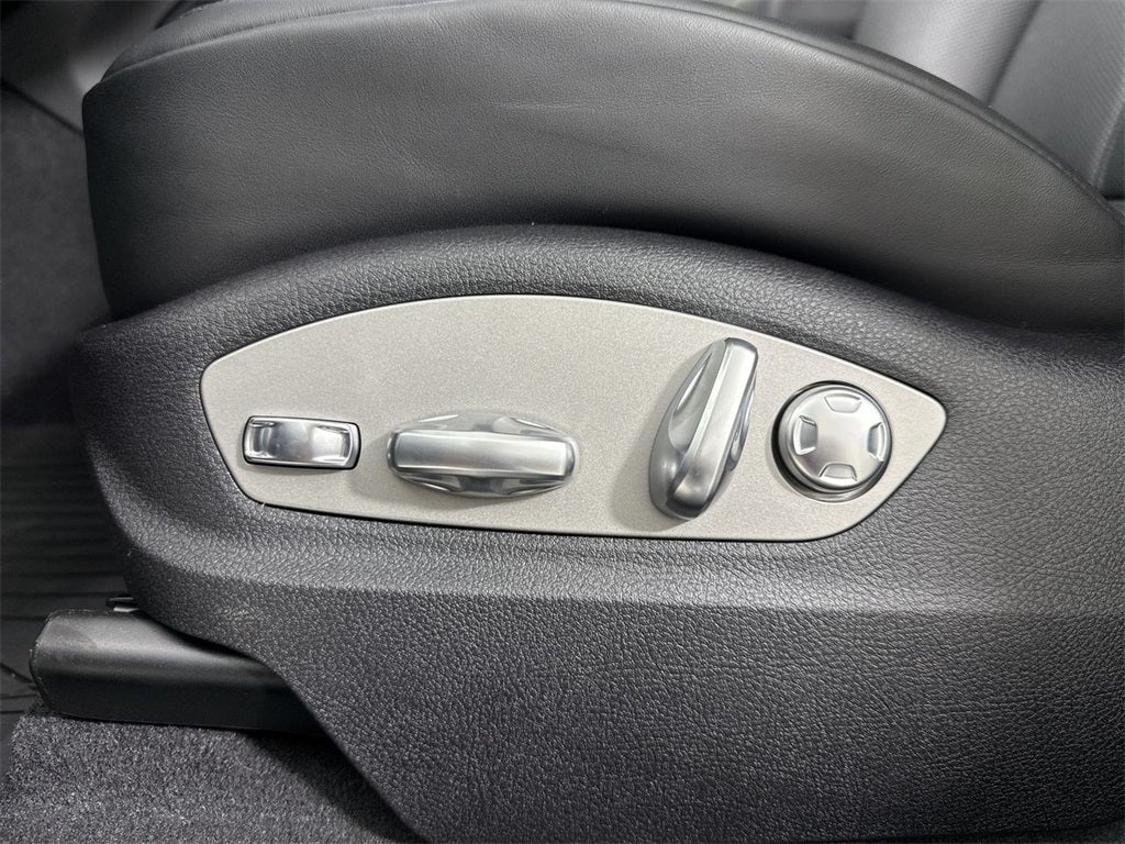 2026 Porsche Macan T