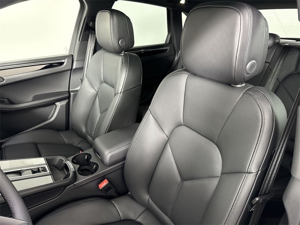 2026 Porsche Macan T