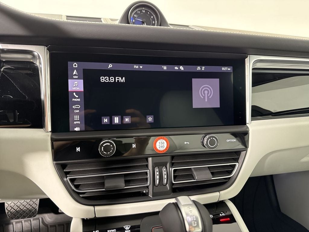 2026 Porsche Macan AWD