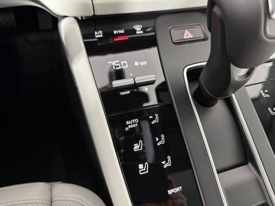 2026 Porsche Macan AWD