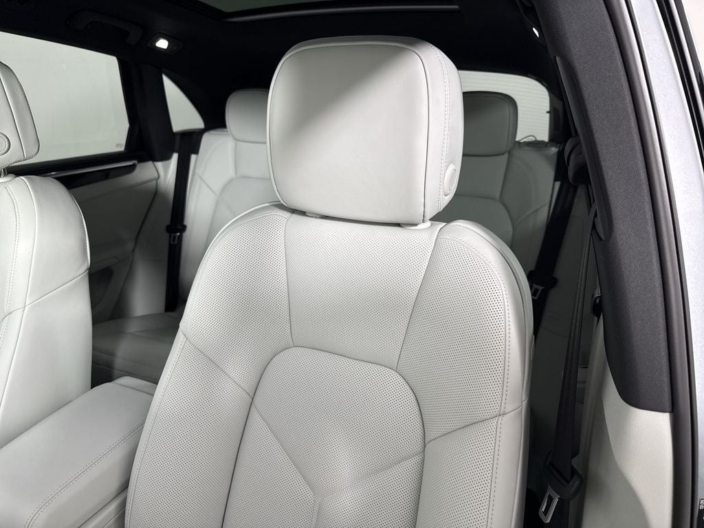 2026 Porsche Macan AWD