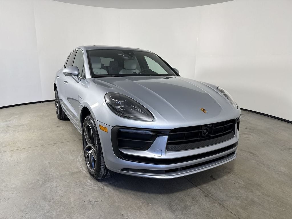 2026 Porsche Macan AWD