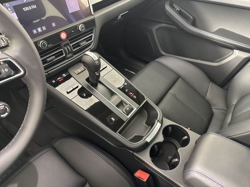 2026 Porsche Macan AWD