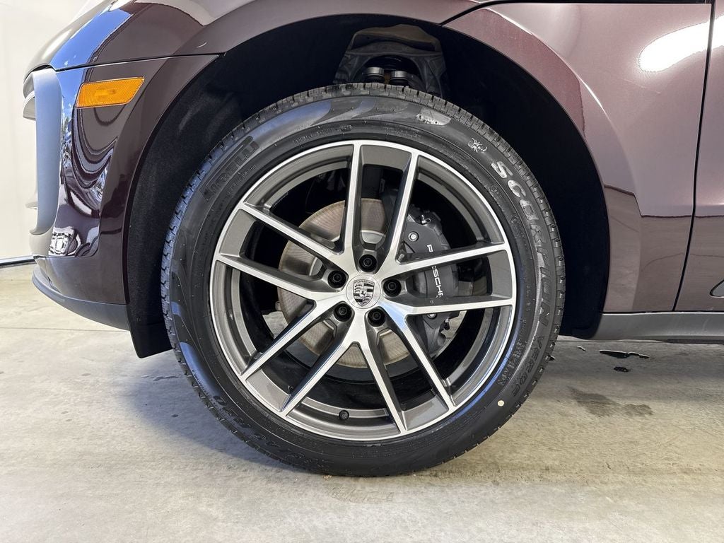 2026 Porsche Macan AWD