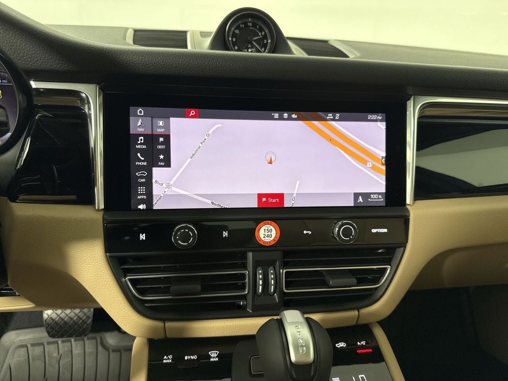 2026 Porsche Macan AWD