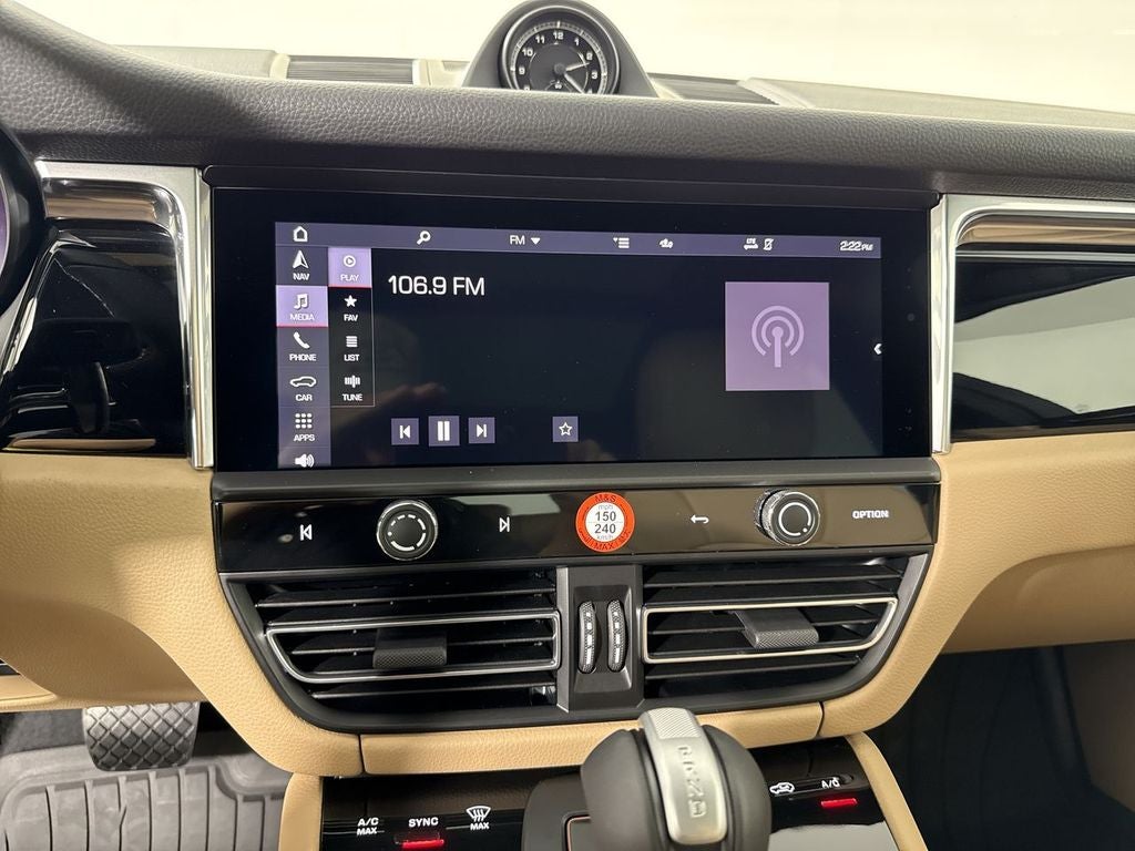 2026 Porsche Macan AWD