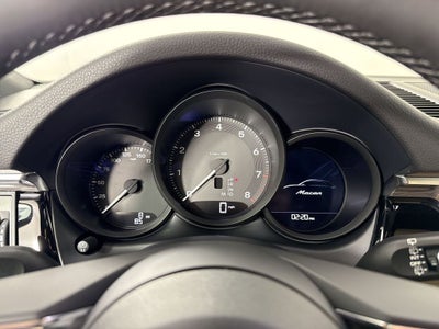 2026 Porsche Macan AWD