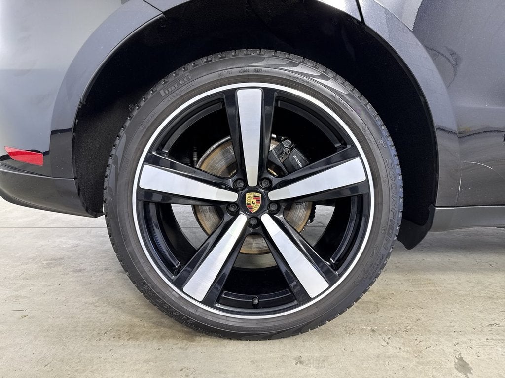 2023 Porsche Macan AWD