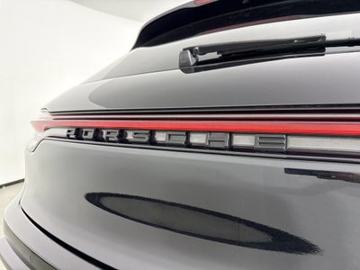 2023 Porsche Macan AWD