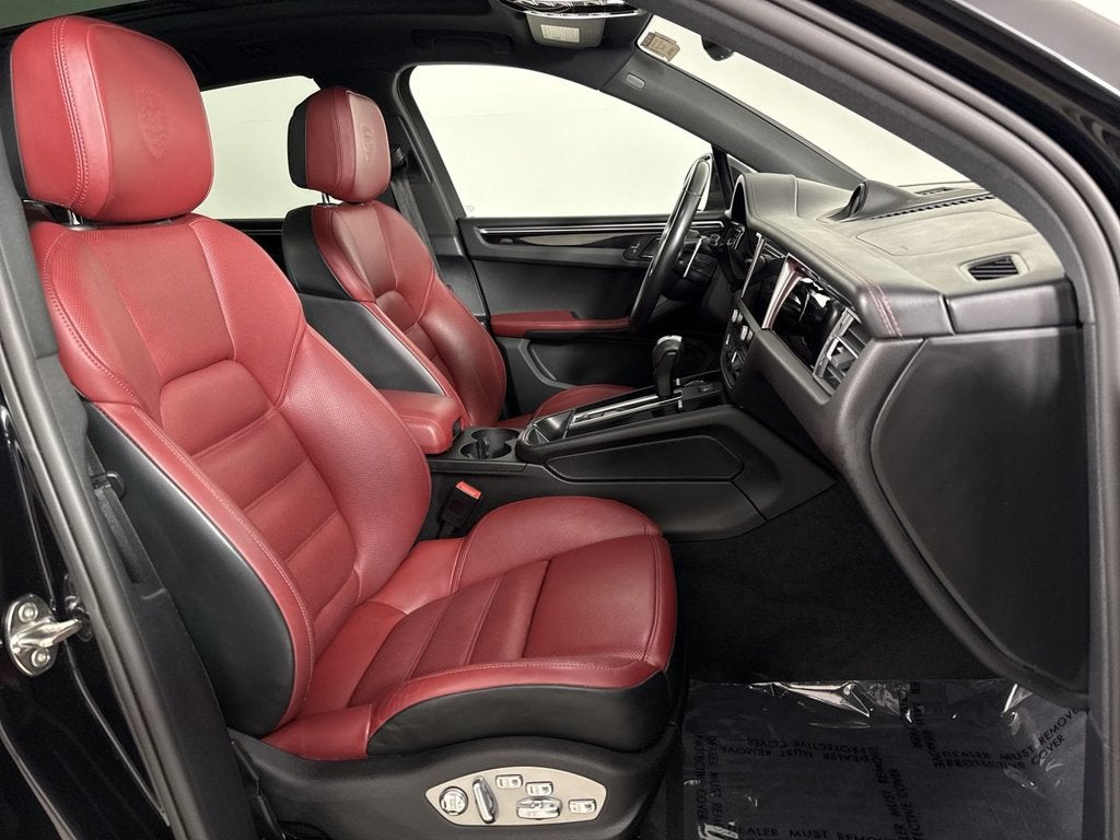 2023 Porsche Macan AWD