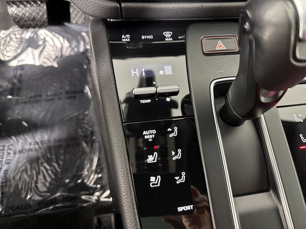 2023 Porsche Macan AWD