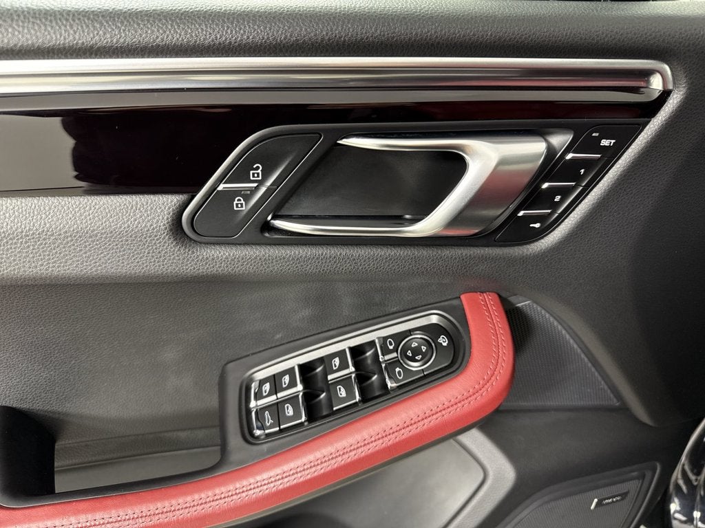 2023 Porsche Macan AWD