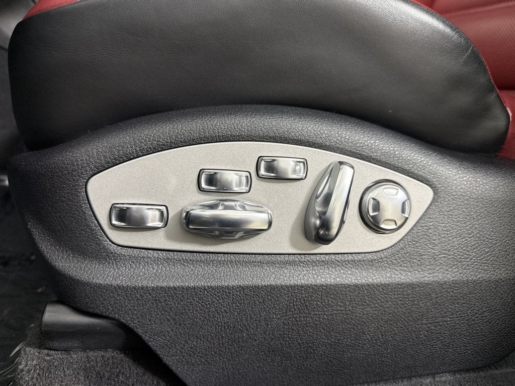 2023 Porsche Macan AWD