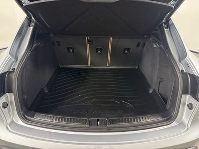 2023 Porsche Macan T